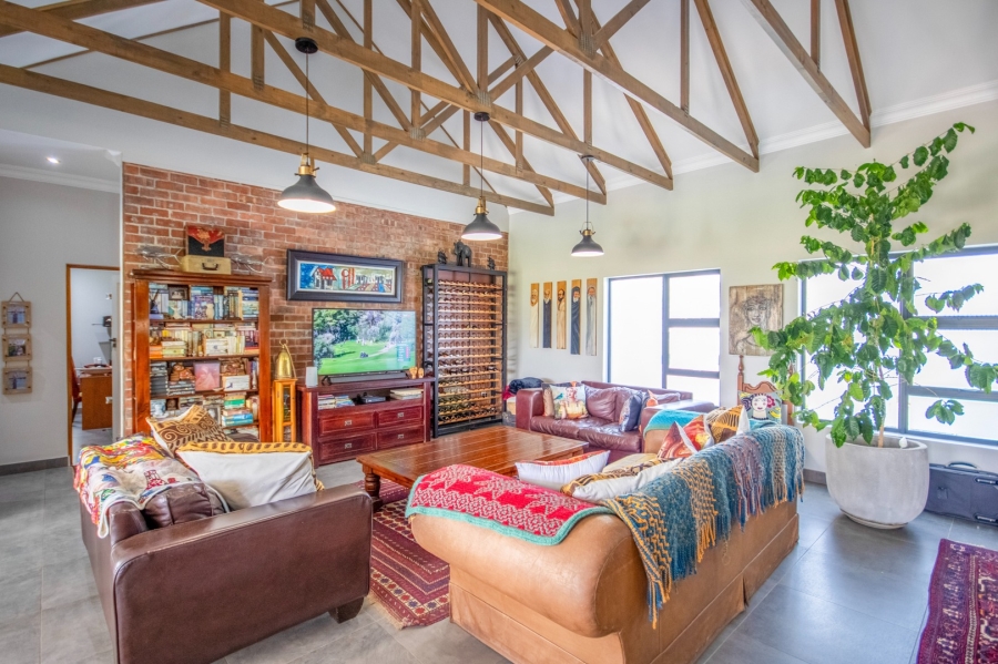 3 Bedroom Property for Sale in WestLake Country Safari Estate North West